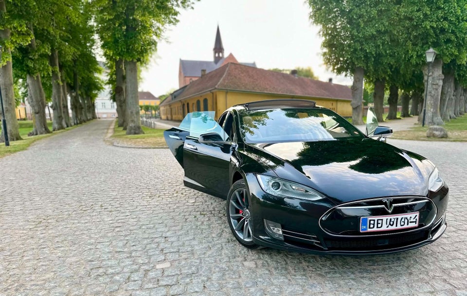 Tesla Model S P90D 5d