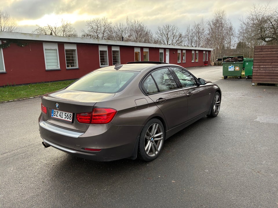 BMW 320i 2,0 Modern Line aut. 4d