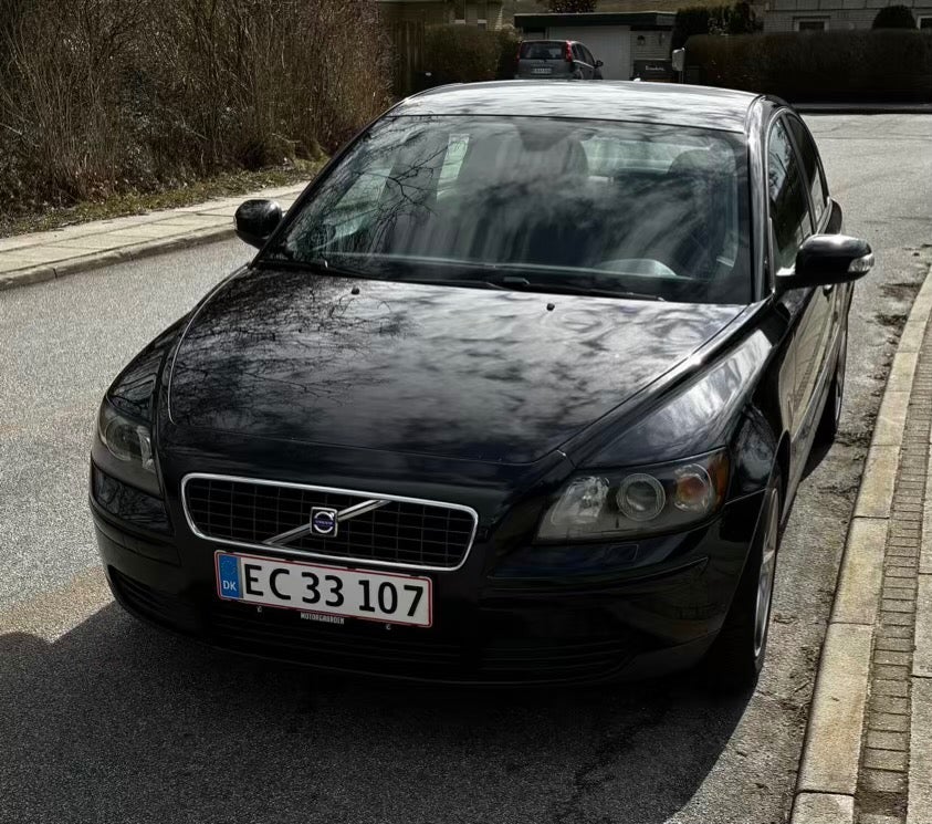 Volvo S40 1,8  4d