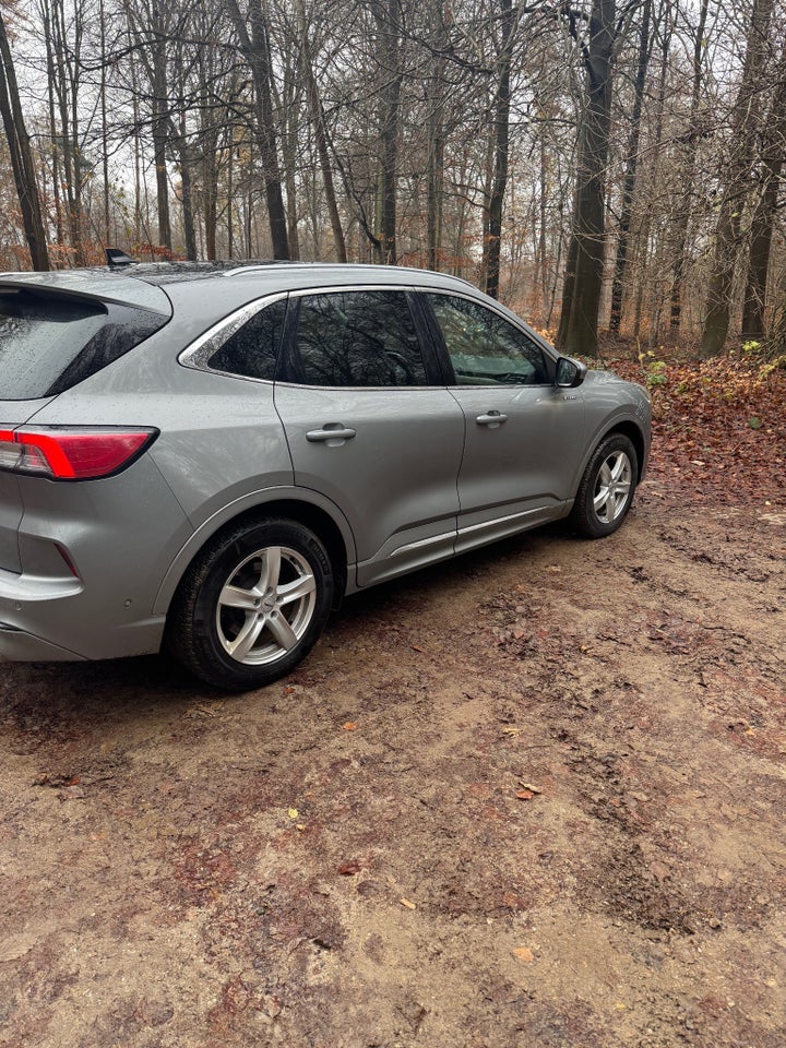 Ford Kuga 2,5 PHEV Vignale CVT 5d