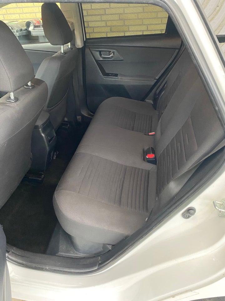 Toyota Auris 1,8 Hybrid H2 Comfort Touring Sports CVT 5d