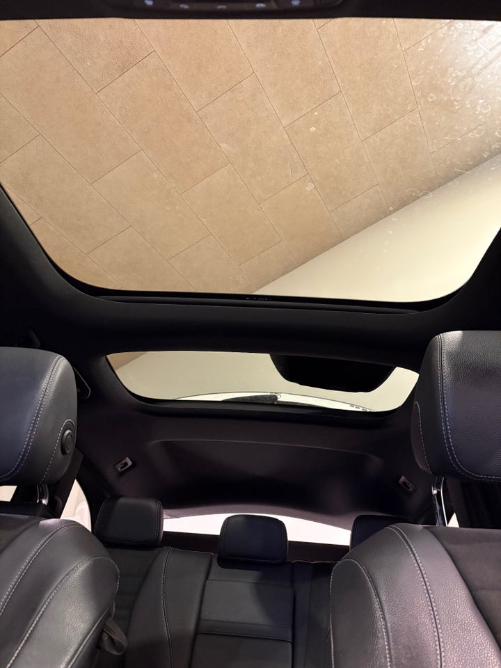 Mercedes E300 de 2,0 AMG Line stc. aut. 5d