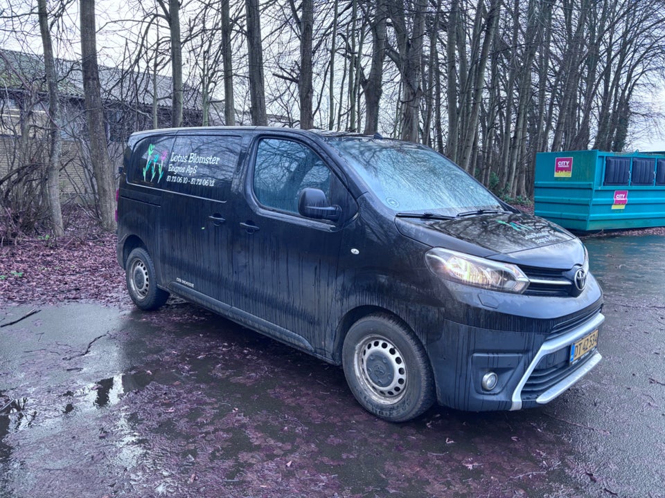 Toyota ProAce 2,0 D 122 Medium Comfort Master aut. 5d