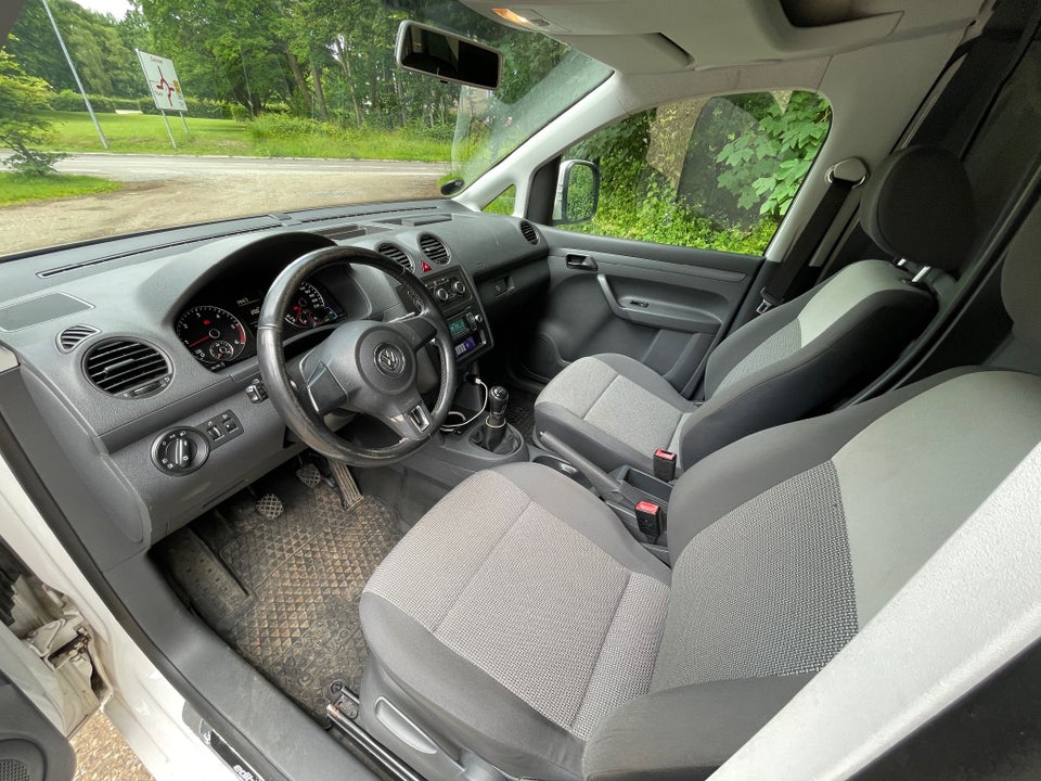 VW Caddy 2,0 TDi 140 Edition 30 4d