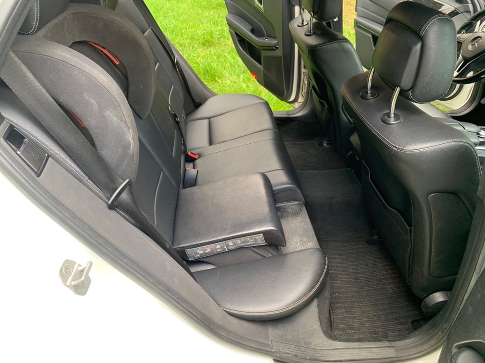 Mercedes E200 2,2 CDi Avantgarde stc. aut. 5d