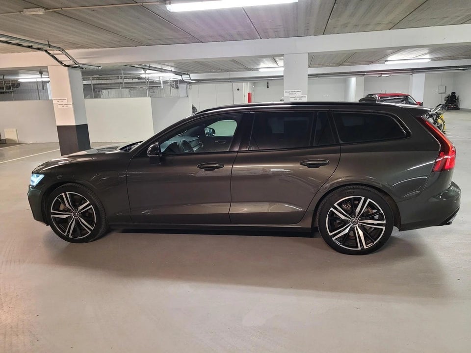 Volvo V60 2,0 T8 ReCharge R-Design aut. AWD 5d