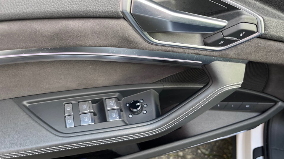 Audi e-tron 55 S-line Prestige quattro 5d