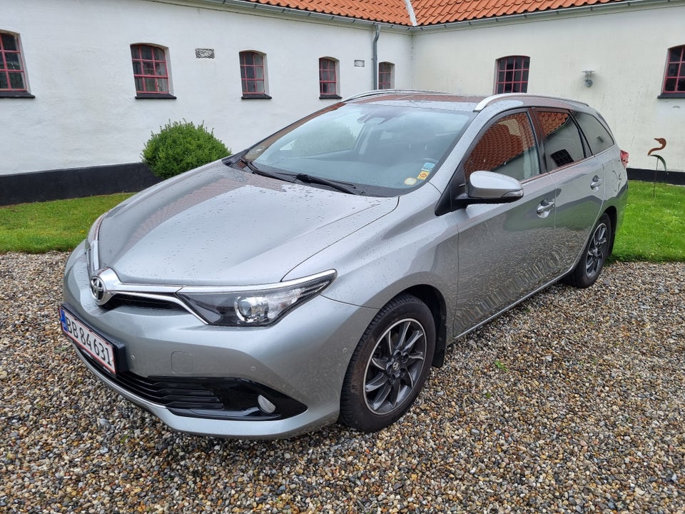 Toyota Auris 1,2 T T2 Touring Sports 5d
