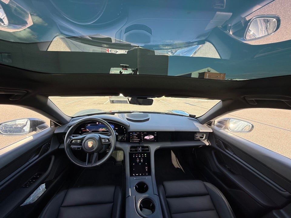 Porsche Taycan 4S Performance+ 75 Years 4d
