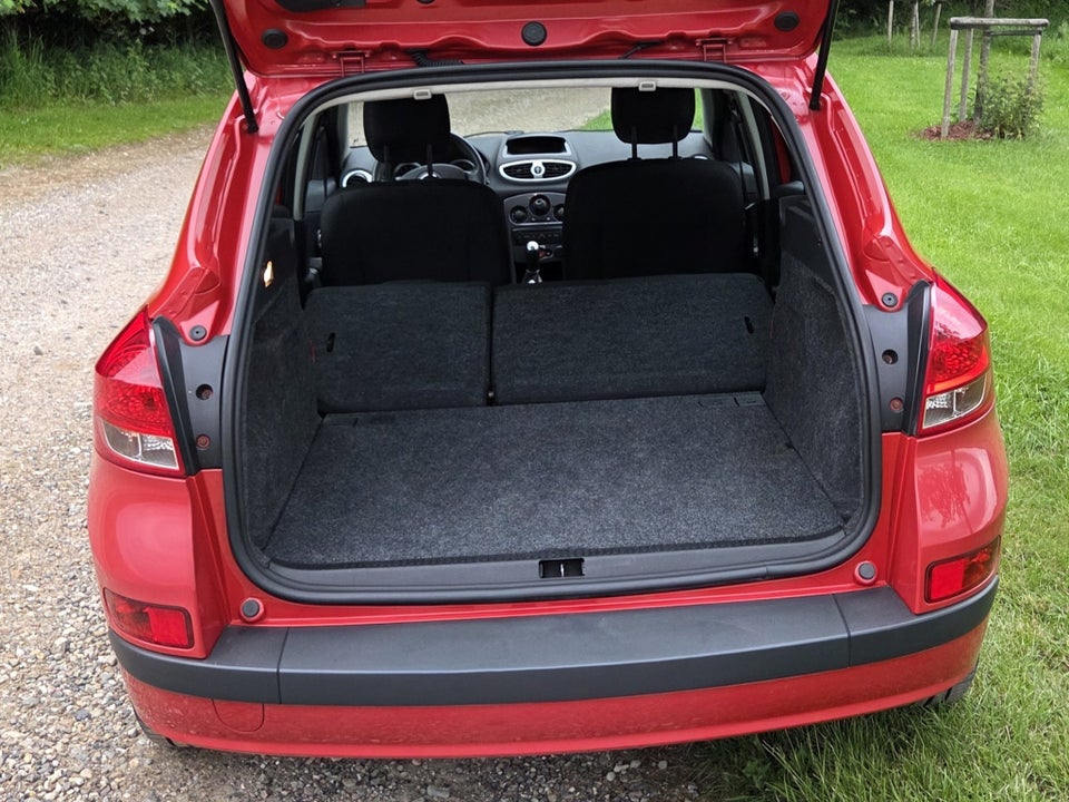 Renault Clio III 1,2 16V TCe Expression Sport Tourer 5d