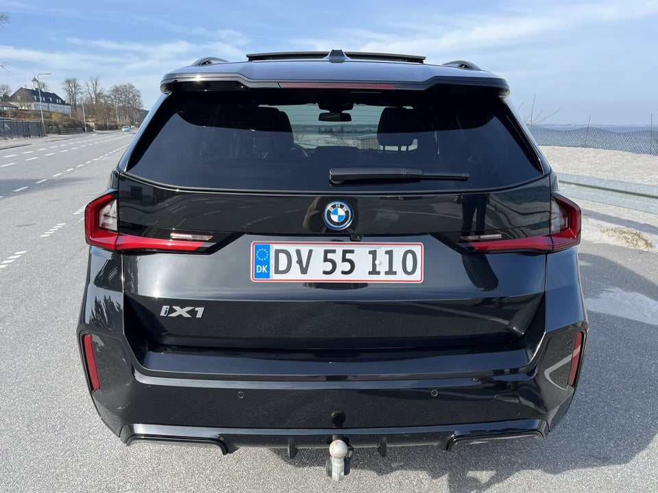 BMW iX1 xDrive30 Fully Charged M-Sport 5d