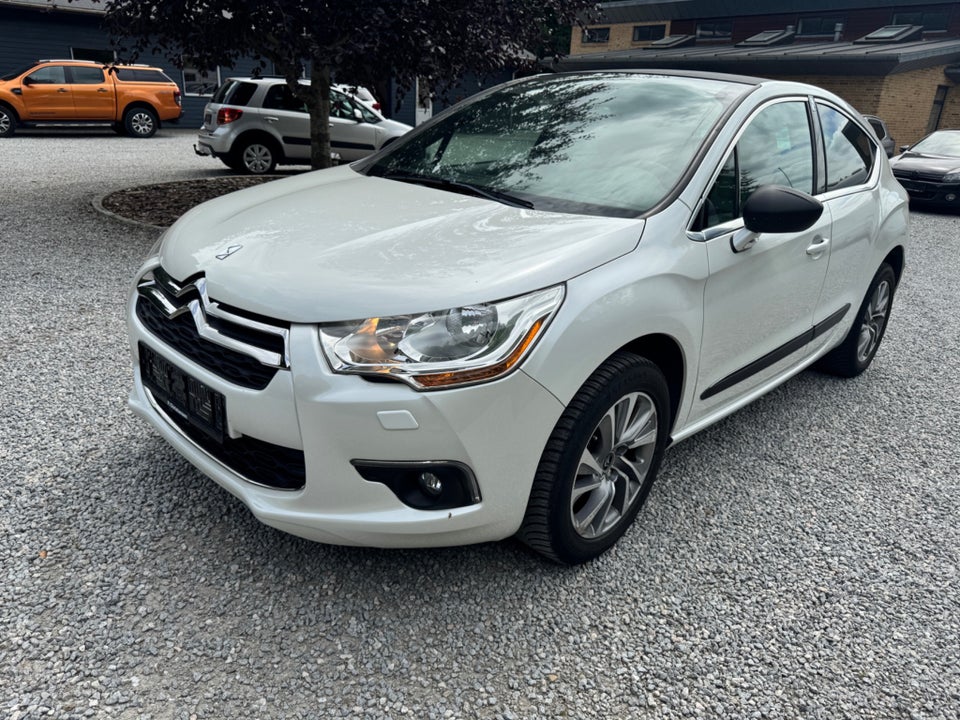 Citroën DS4 1,6 e-HDi 115 Style 5d