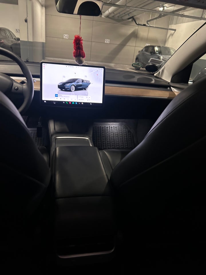 Tesla Model 3 Long Range AWD 4d