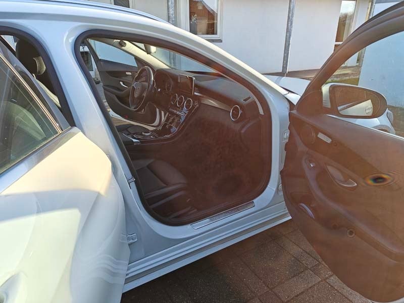 Mercedes C220 d 2,2 AMG Line stc. aut. 5d
