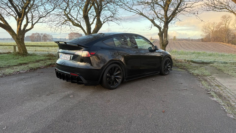 Tesla Model Y Long Range AWD 5d