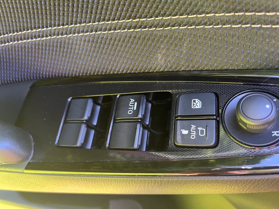 Mazda 2 1,5 SkyActiv-G 90 Cosmo 5d