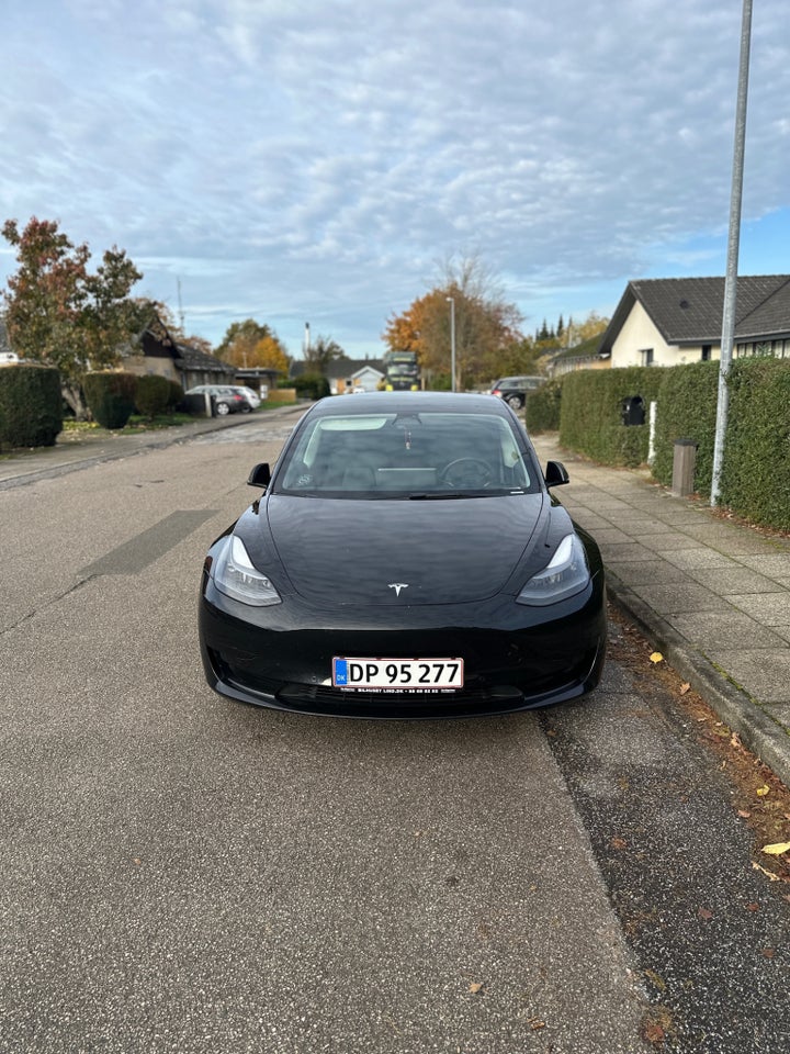 Tesla Model 3 Standard Range+ RWD 4d