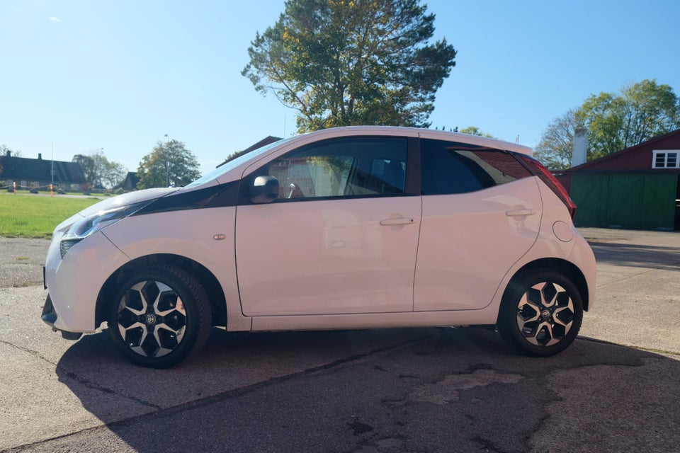 Toyota Aygo 1,0 VVT-i x-press 5d