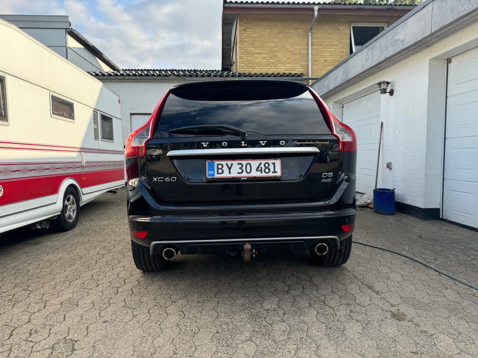 Volvo XC60 2,4 D5 215 R-Design aut. AWD 5d