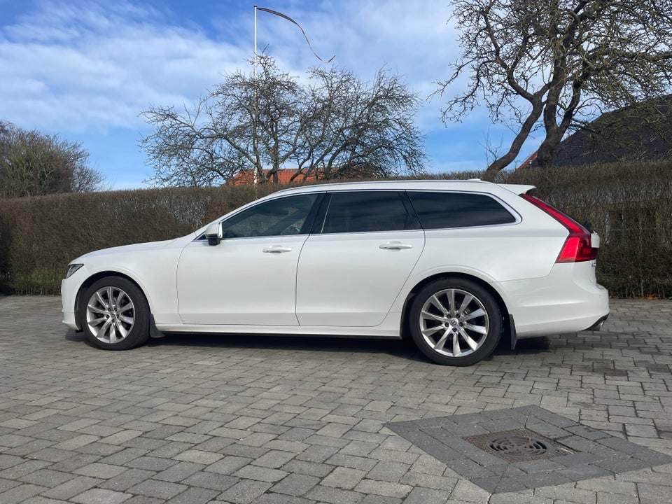 Volvo V90 2,0 D4 190 Momentum aut. 5d