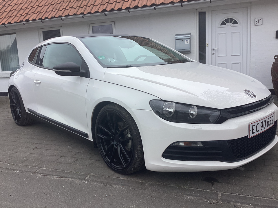 VW Scirocco 2,0 TDi 140 Sport DSG 3d