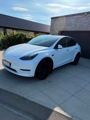 Tesla Model Y  Long Range AWD 5d