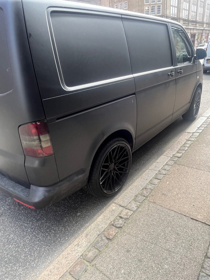 VW Transporter 2,0 TDi 114 Kassevogn kort 4d