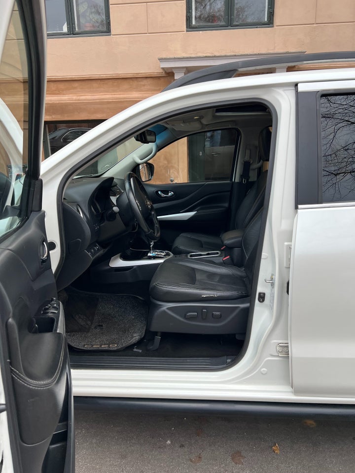 Nissan Navara 2,3 dCi 190 Db.Kab N-Connecta aut. 4d