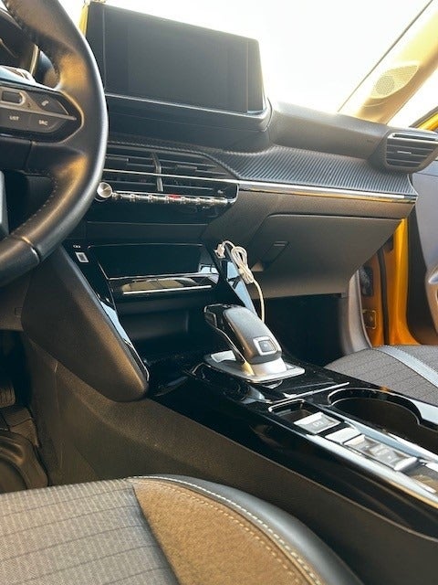 Peugeot 208 1,2 PureTech 100 Allure EAT8 5d