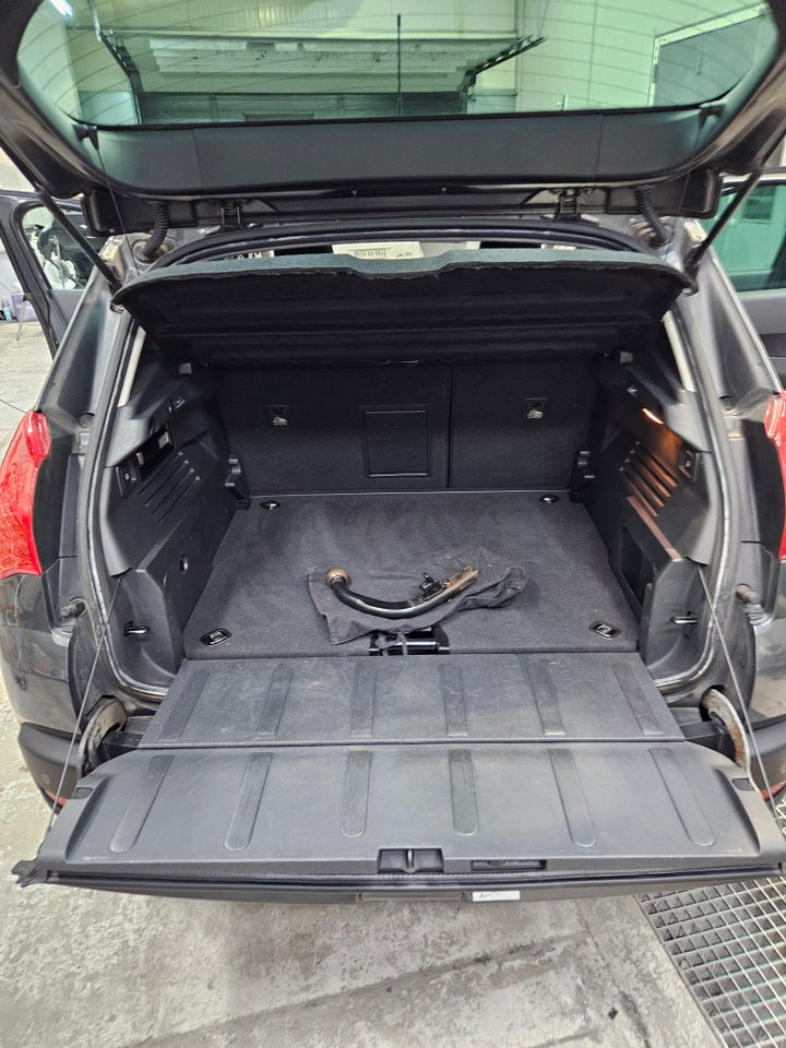 Peugeot 3008 1,6 HDi 110 Premium Cool 5d