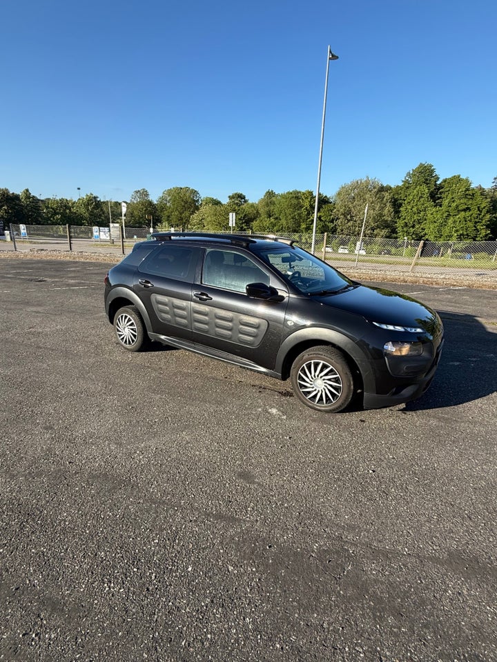 Citroën C4 Cactus 1,6 BlueHDi 100 Feel Complet 5d