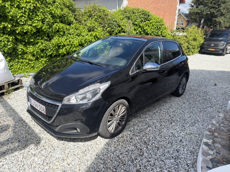 Peugeot 208 1,6 BlueHDi 100 Desire Sky 5d