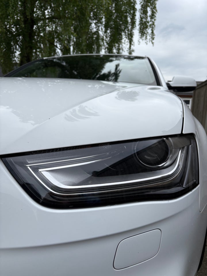 Audi A4 2,0 TFSi 211 S-line Avant Multitr. 5d