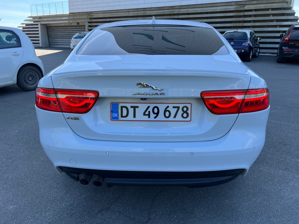 Jaguar XE 2,0 D180 R-Sport aut. 4d