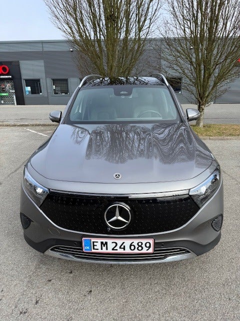 Mercedes EQB300 Progressive Advance Plus 4Matic 5d
