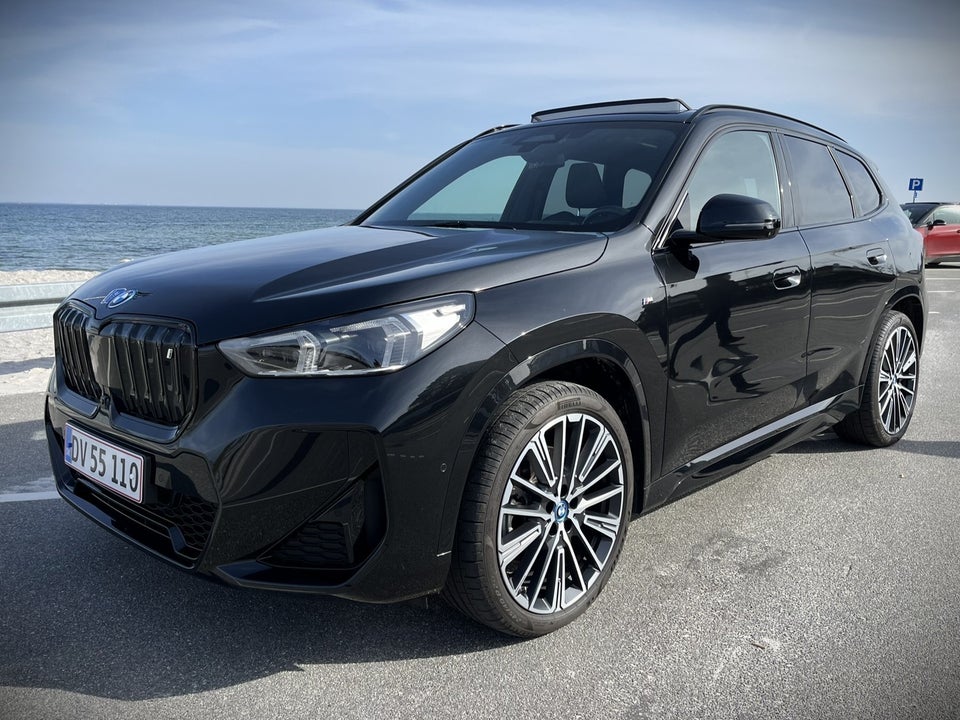 BMW iX1 xDrive30 Fully Charged M-Sport 5d