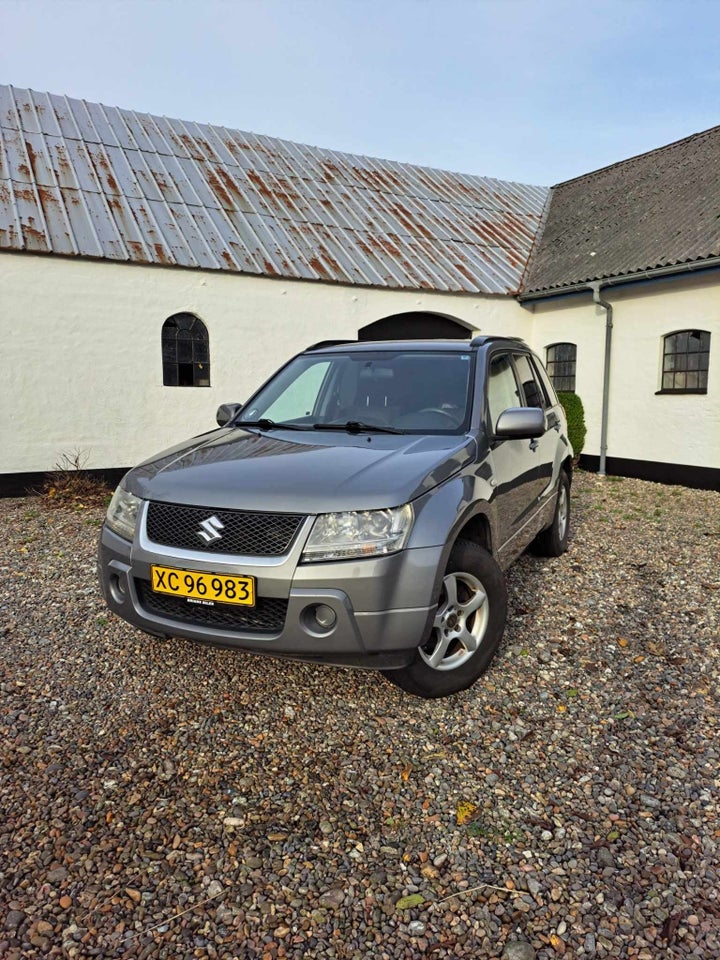 Suzuki Grand Vitara 2,0 GLX Van 5d