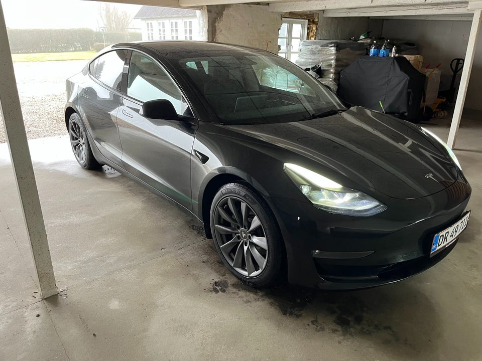 Tesla Model 3 Long Range AWD 4d