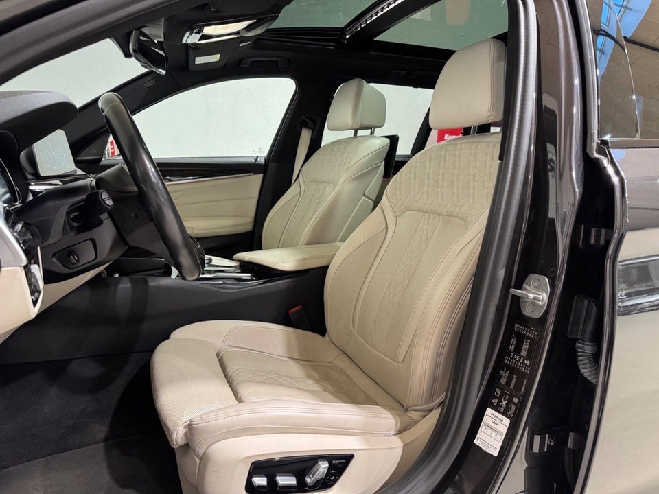 BMW 530d 3,0 Touring Sport Line xDrive aut. 5d