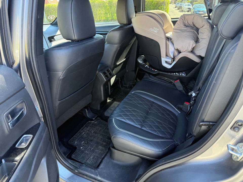 Mitsubishi Outlander 2,4 PHEV Instyle CVT 4WD 5d