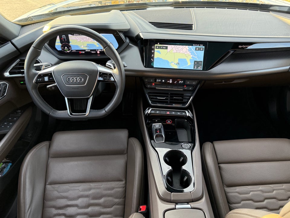 Audi e-tron GT quattro 4d