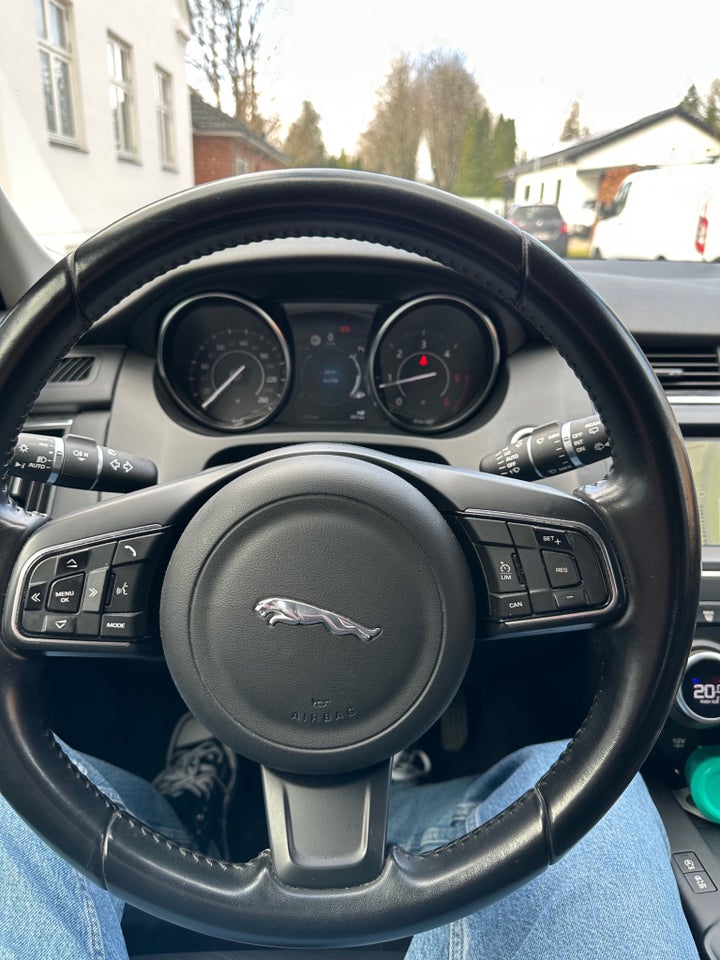 Jaguar E-Pace 2,0 D150 5d