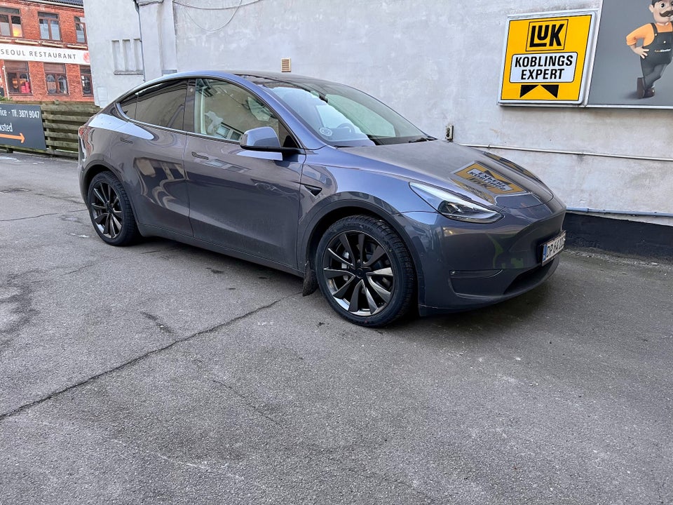 Tesla Model Y Long Range AWD 5d