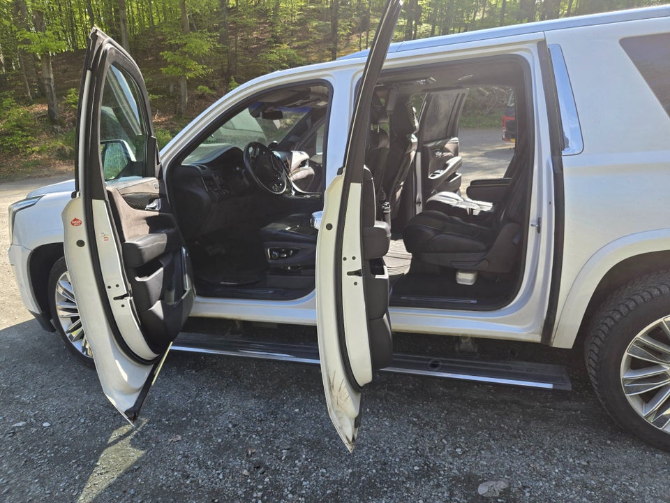 Cadillac Escalade 6,2 V8 ESV Platinum aut. 7prs 5d