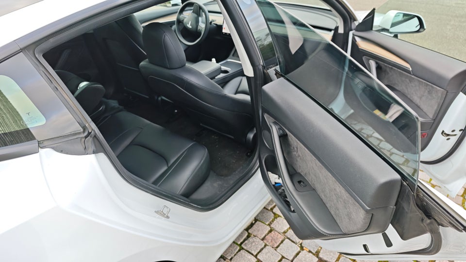 Tesla Model 3 Standard Range+ RWD 4d