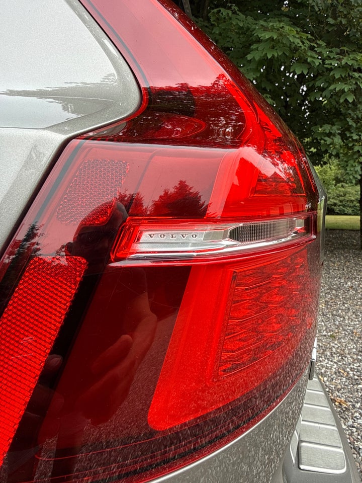 Volvo V60 CC 2,0 B4 197 aut. AWD 5d