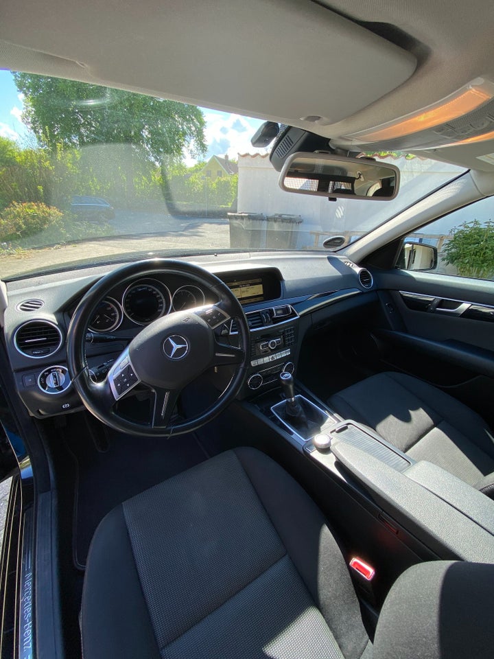 Mercedes C220 2,2 CDi Avantgarde stc. BE 5d