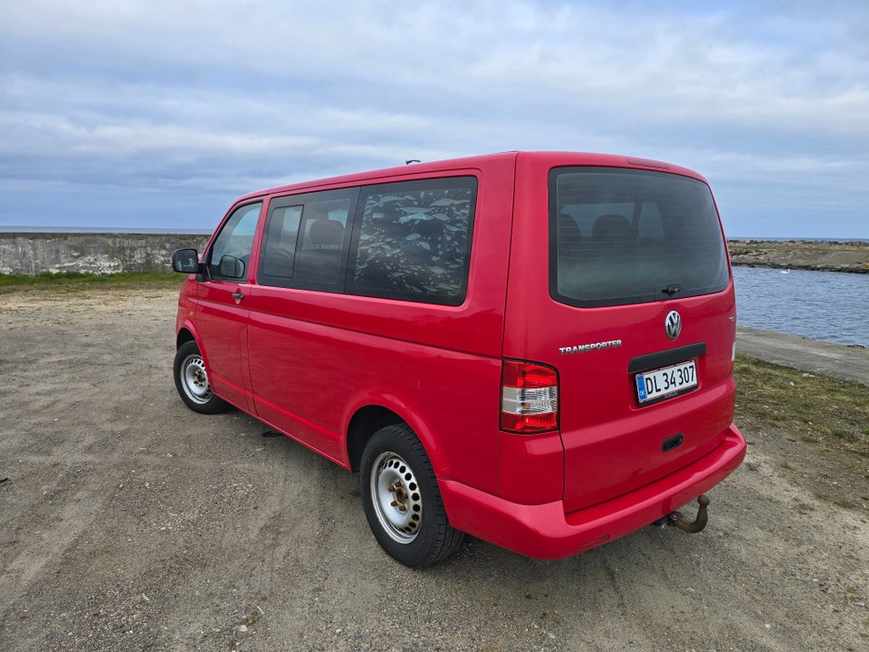 VW Transporter 2,5 TDi 130 Comfortline 5d