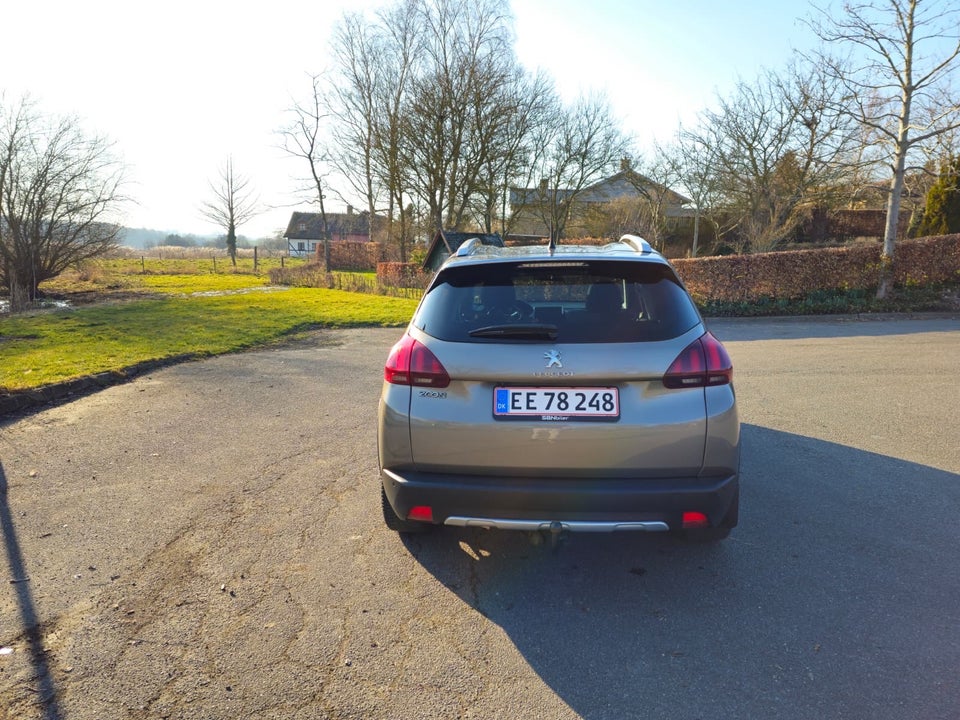 Peugeot 2008 1,6 BlueHDi 100 Allure Sky 5d
