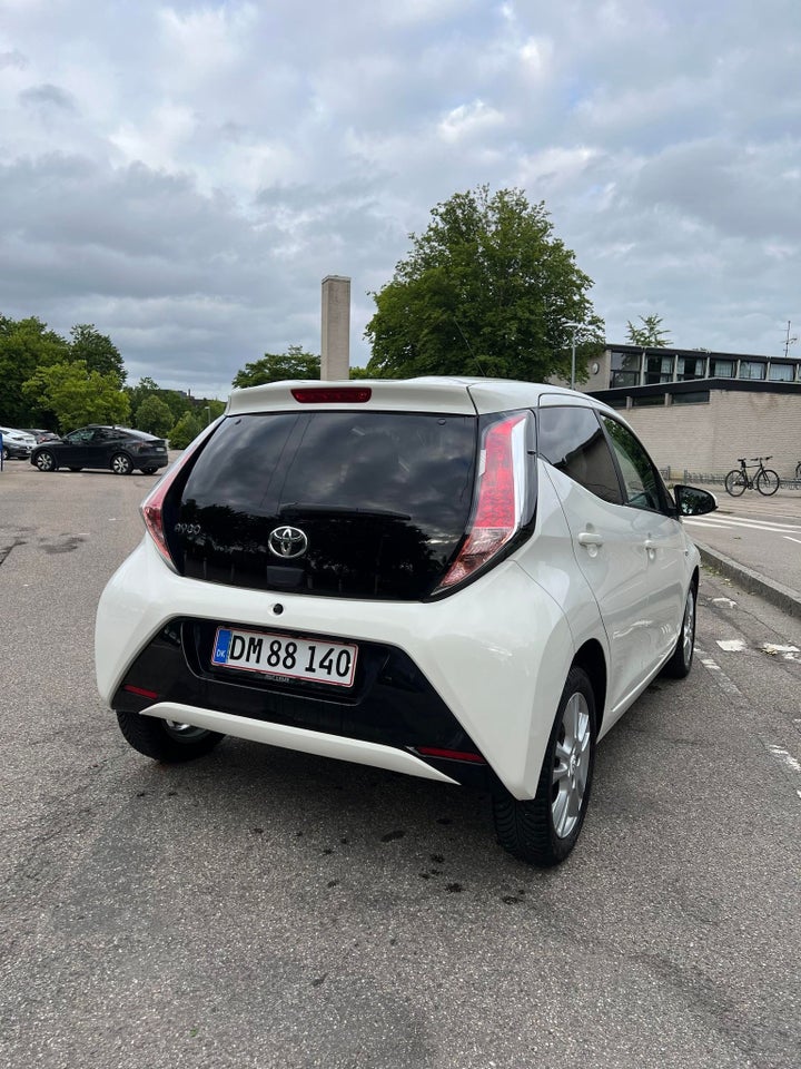 Toyota Aygo 1,0 VVT-i x-cellence 5d